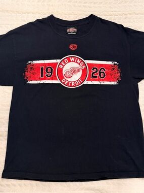 Detroit Red Wings Black Short-Sleeve Graphic Tee